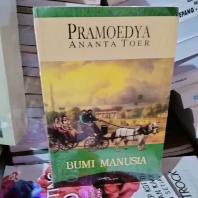 buku sastra Bumi Manusia by Pramoedya Ananta Toer