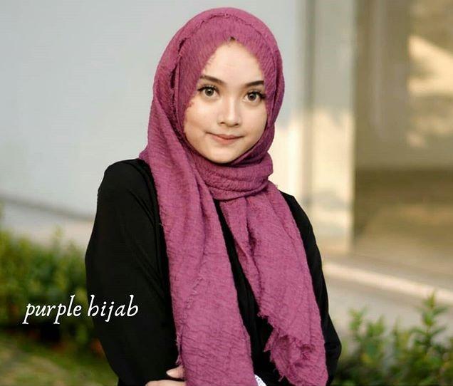 model hijab pashmina crinkle