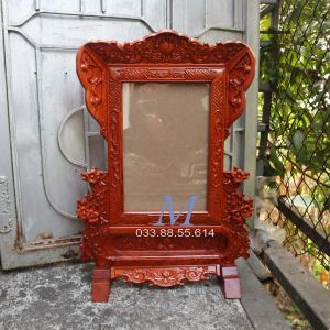 Khung ảnh bàn thờ gia tiên gấm hoa mai gỗ hương 21x3125x35