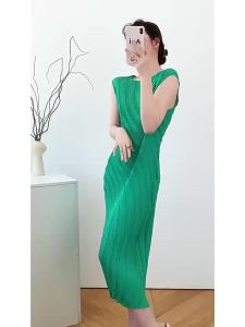 L268 Pleated WomenS Sleeveless Dress Unique Wave Texture Lazy Loose Fit One Size (45-75kg)