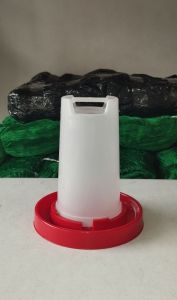 Chicken Waterer Chicken Poultry / Water Feeder Medium
