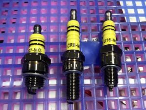 หัวเทียน มอเตอร์ไซค์ และ เครื่องตัดหญ้า 2 จังหวะ ราคา ถูก คุณภาพดี