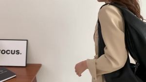 AE Large-capacity tote bag for women high-end light luxury shoulder and crossbody bag with a unique design Korean niche versatile for autumn and winter