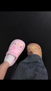 [Free Shipping] Weiyi Kt Cat Thick-Soled Clog Sandals For Women 2026 New Summer Indoor And Outdoor Non-Slip Beach Sandals With Closed-Toe Design