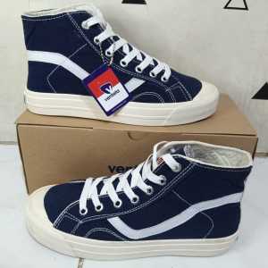 Sepatu Sneakers Navy Model Tinggi / Sepatu Pria dan Sepatu Wanita / Sepatu Masa Kini