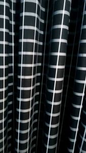 Gorden kotak hitam/hordeng tirai pintu kamar model semokring 10lobang ukuran 2meter panjang jendela