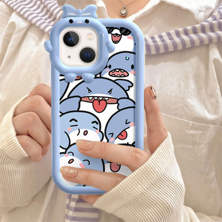 💕เคสลายการ์ตูน💕ฉลามน่ารัก เคสไอโฟน11 เคสโทรศัพท์มือถือ for iPhone 11 13 12 14 15 Pro Max Xs Max XR 6 7 8 Plus14 Plus SE 2020 2022 ลายการ์ตูนมอนสเตอร์ เคสเคลือบนิ่ม สําหรับไอโฟน