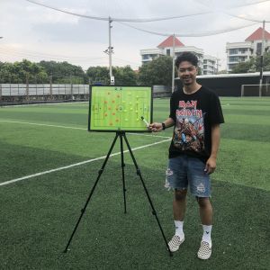 กระดานวางแผนฟุตบอลมีขาตั้ง