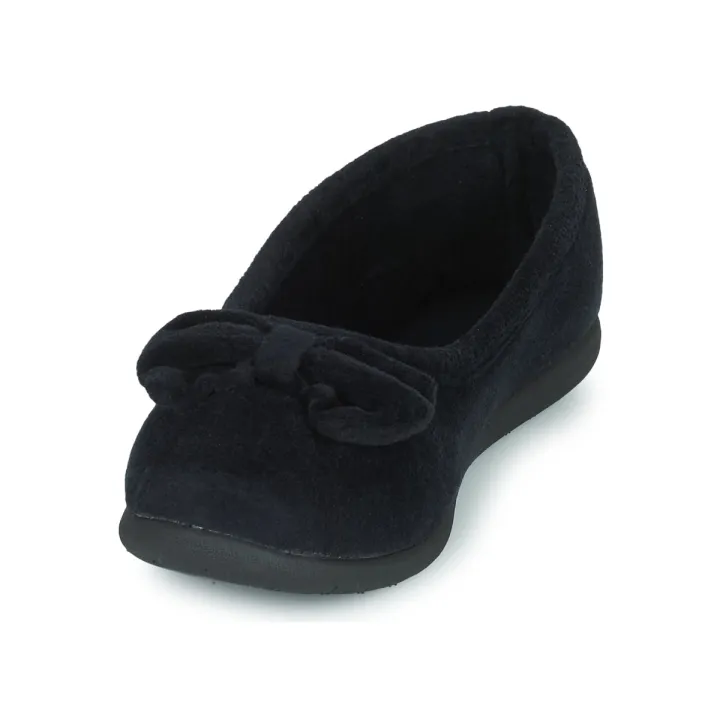 ISOTONER%20women's%20shoes%20are%20fashionable%20and%20light,%20with%20one%20pedal%20and%20shallow%20cotton%20slippers.%20BlackBowKnot%20lazy%20shoes%20are%20new%20in%20spring%20and%20summer.%20-%20Image%202