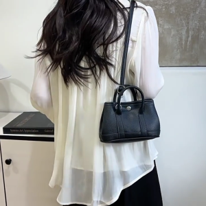 Women Bag PU Leather Shoulder Bag Simple Handbag Solid Color Crossbody Bag Commuting Bag Trendy Messenger Bag