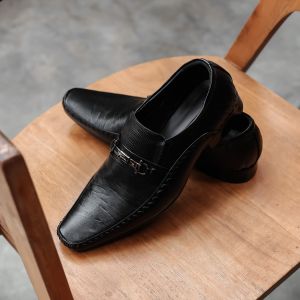 Guin Casalini Sepatu Formal Pria Kulit Pantofel Kantor G-BV020 - Black