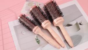 Bàn chải tròn AIMIKE cho việc sấy tóc bàn chải tóc tròn nhỏ Rose Luxe với công nghệ nano nhiệt gốm dùng để sấy khô & tạo kiểu tóc ngắn có 4 kẹp (ống 1.3" lông 2.1")