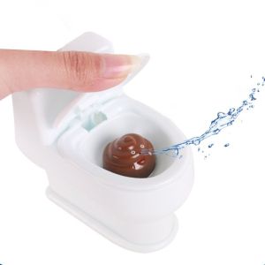 Toilet phụt nước - đồ chơi troll bạn bè mới nhất 2024