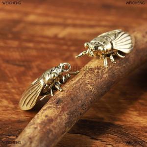 [COD] WEICHENG Imitation Brass Cicada Casting Statue Mini Animal Metal Figurine key chain Home