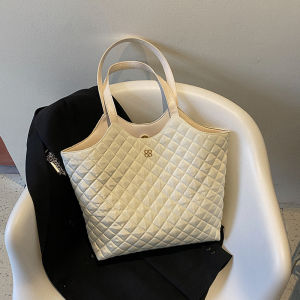 Lishops พร้อมส่งจากไทย กระเป๋าสะพายลำลอง ดีเทลเรียบง่าย ใบใหญ่ จุของได้เยอะมาก แต่งหมุดสีทองด้านข้าง คุณภาพสูง มีไว้ไม่เอาท์น้าา