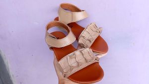 Sandal anak perempuan bahan kulit sapi asli