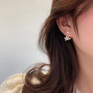Lovely girls house 2022 New Korean Style Light Luxury Imitation Pearl Flower Stud Earrings for Women Fashion Crystal Elegant Jewelry Party Gifts