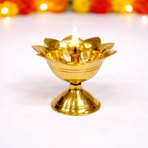 Traditional Brass Oil Deepam Lamp for Pooja | Handcrafted Ethnic Diya for Festivals Rituals & Gifting | Classic Design | 3x3 Inch | 90g (Pack of 1)