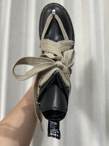 Dr. Martens รองเท้าบูทรองเท้าบูท Martin พื้นหนาของผู้ชายรองเท้าบูทแพลตฟอร์มรูปดาวหกจุดลายลิ้นจี่พื้นรองเท้าหนาของผู้ชาย