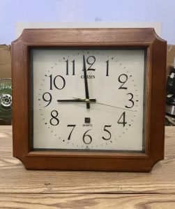 Đồng hồ treo tường nội địa Nhật Citizen chính hãng vỏ gỗ hình vuông dày đẹp