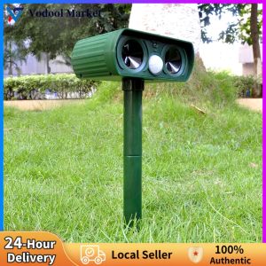 Waterproof Solar Animal Chaser Ultrasonic Pest Repeller for Garden and Outdoor Pest Management
