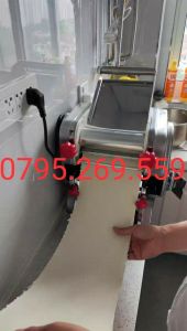 Máy cán bột làm bánh bột lọchoành thánhhá cảosủi cảo chạy điện size 24-750w bảo hành 12 tháng