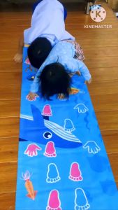 (พร้อมส่งจากไทย) เกมแผ่นกระโดด ใช้เท้า ใช้มือ สำหรับเด็กๆกระโดดเล่นแข่งกัน ขนาดยาว2เมตร กว้าง60cm. เกมส์กระโดด