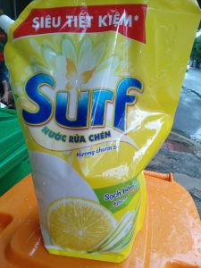 Nước rửa chén Surf  túi 3.4kg chanh xả