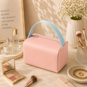 Travel Cosmetic Storage Bag with Water-Resistant PU Material and Handle B09
