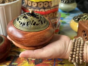 LƯ XÔNG TRẦM TRÒN  BẰNG GỖ HƯƠNG LOẠI DÀY ĐẸP   - NẮP RỒNG PHƯỢNG