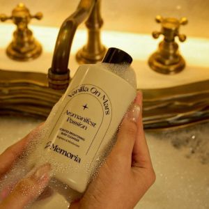 SỮA TẮM DE MEMORIA Brightening– SẠCH DA MỊN MÀNG THƠM NHƯ NƯỚC HOA 300ml