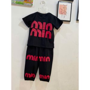 Bộ thun đen bé gái: áo thun cộc tay quần dài bo ống vảo cotton - đồ bộ màu đen cho bé