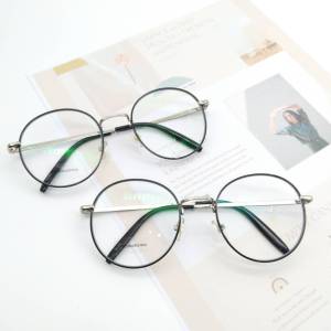 UniqueYou แว่นสายตายาว-สั้น ออกแดดเปลี่ยนสี Auto Lens เลนส์ออโต้ แว่นกันแดด แถมถุงผ้าใส่วัสดุ ราคาที่สุด