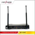 Mic Wireless Profesional ADVANCE W1061 advance Dual Microphone + amplifier mic karaoke duet. 