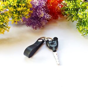 aksesoris gantungan kunci key chain kulit premium simpel dan elegan