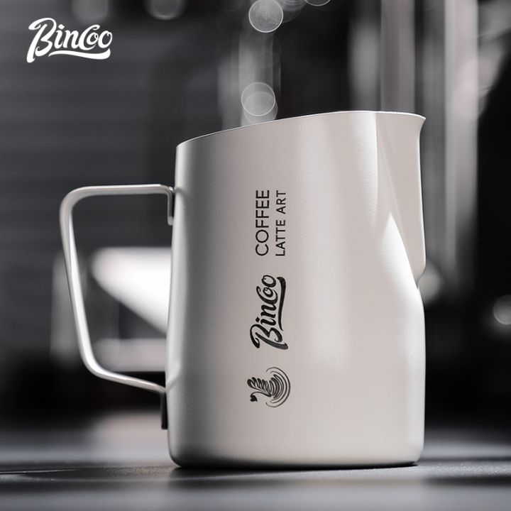 BINCOO%20Latte%20Cup%20Milk%20Foam%20Jar%20Pointed-mouth%20Embossed%20Coffee%20Pull%20Flower%20Cup%20Milk%20Jar%20for%20Household%20Office%20and%20Coffee%20Shop%20420ML%20-%20Image%206
