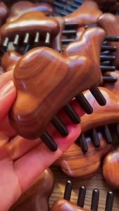 Handheld Sandalwood Comb Cloud-Shaped for Scalp Meridian Massage & Home Head Therapy