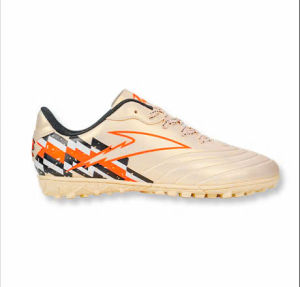 Giày MIRA CARNIX làm từ chất liệu PU Tổng hợp chống mài mòn và hạn chế bong tróc. Bề mặt không thấm nước dễ vệ sinh