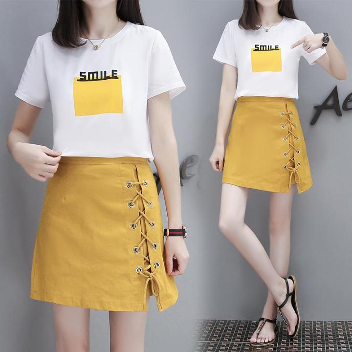 Short yellow 2024 skirt outfit