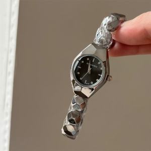 Elegant Small Women Quartz Watch Minimalist Fashion Wrist Watch