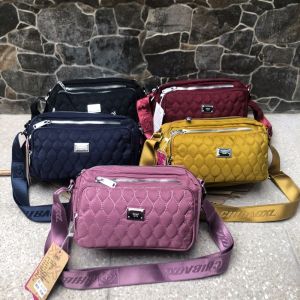 Tas selempang Chibao 363-22 Bahan Kanvas size 26x11x18 cm. Tas Wanita Tas Chibao Best Seller Tas Chibao BISA BAYAR DITEMPAT.!!!