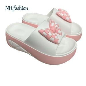 NH รองเท้าแตะผู้หญิง รองเท้าหัวโตผู้หญิง พื้นหนากันลื่น EVA นุ่มและสบาย ตกแต่งโบว์น่ารัก