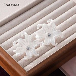 White Flower Earrings for Women Removable Two Wearing Ways Party Club Fashion Sweet Ear Stud Birthday Gift Ear Jewelry Gifts