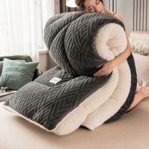 【Super low price】Embossed Velvet Thickened Warm Winter Comforter Soft Solid Color Coral Fleece Weighted Blanket for Bed Queen Size Sleeping Quilt
