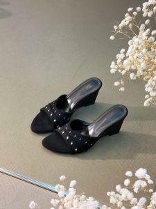 [Free Shipping] Womens Wedge Sandals 2026 New Summer Style for Outdoor Wear with Rivets Elegant and Fashionable High Heel Open-Toe Sandals to Match with Skirts