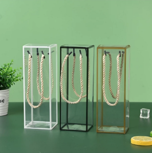 KOTAK TAS MIKA BENING GIFT BAG TRANSPARANT DENGAN LIS TEBAL BOX MIKA TEBAL BOX SOUVENIR TALI JINJING BOX HAMPERS ELEGANT Box Mika Transparan / Kotak Mika Transparan / Box Mika / Kotak Mika Box Cake / Box Handle Mika / Box Hampers KOTAK SOUVENIR MIKA