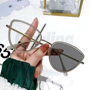 FRAME PAKET LENSA PHOTOCROMIC WANITA  (SW 1) ANTI RADIASI CAT EYE BINGKAI TITANIUM