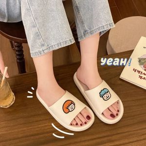 QZshop มาใหม่ รองเท้าแฟชั่น รองเท้าแตะแบบสวม รองเท้าแตะแฟชั่น 😍รองเท้าแตะตกแต่งด้วยลายการ์ตูนชายหญิงหัวสีฟ้าและสีส้ม เหมาะกับทุกโอกาส น่ารักคาวาอี้ขยี้ใจ💐