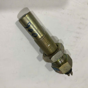 Cảm biến vòng tua máy xe tải Dongfeng Howo Sinotruk Công tắc báo tua máy Chiến Thắng Hoa Mai Công tắc báo tốc độ Sinotruk