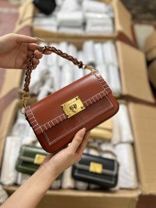 [CHUẨN HÃNG] Túi xách nữ 3 dây đeo thiết kế viền chỉ khâu quanh túi khóa gập nhọn (Size 21)